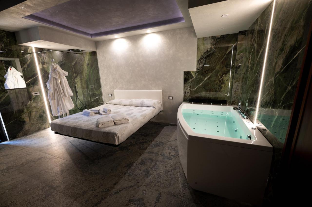 Garda Fantasy Paradise Silver O Gold Desenzano del Garda Ngoại thất bức ảnh