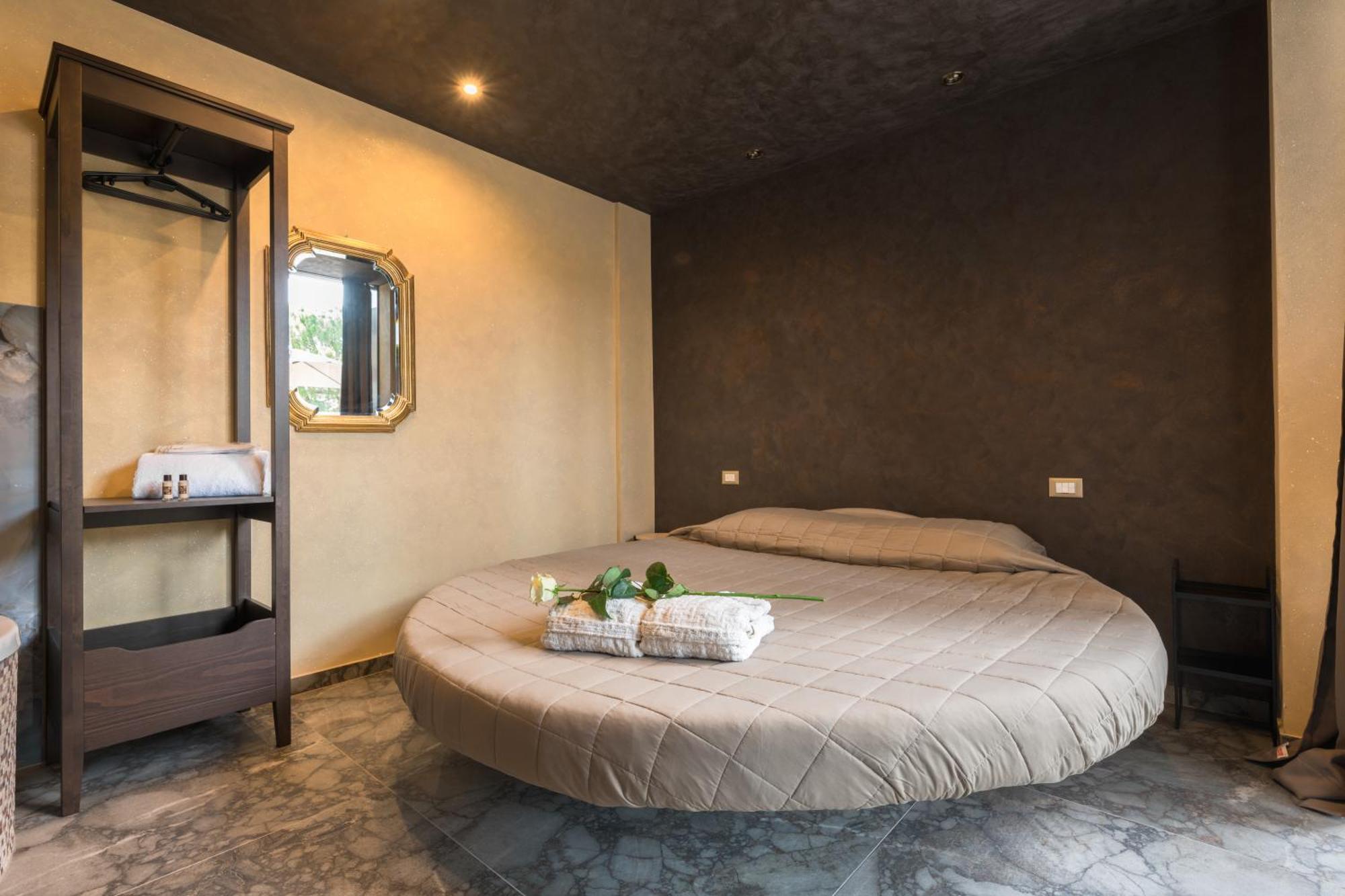 Garda Fantasy Paradise Silver O Gold Desenzano del Garda Ngoại thất bức ảnh